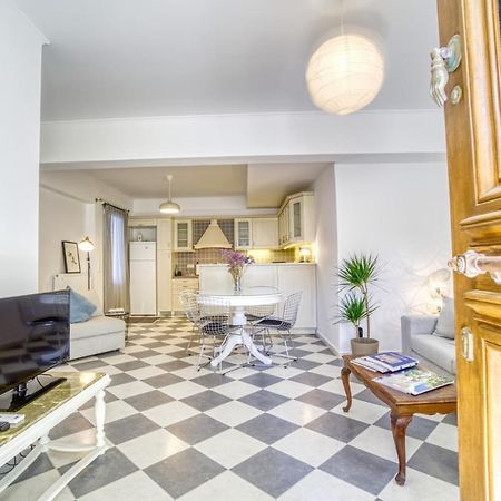 Stylish, Cozy 2-Bdr Flat In Andros Town By Explore Andros المظهر الخارجي الصورة