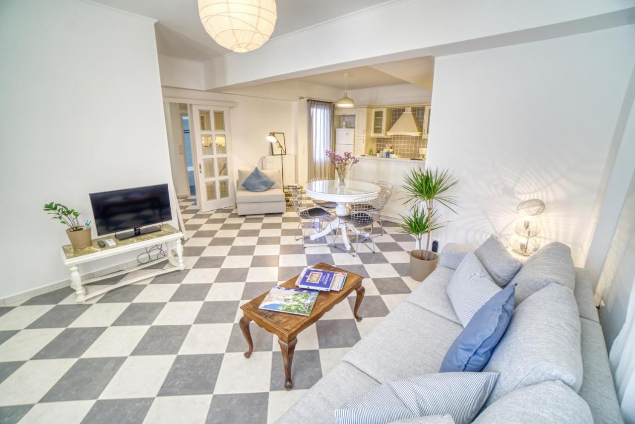 Stylish, Cozy 2-Bdr Flat In Andros Town By Explore Andros المظهر الخارجي الصورة
