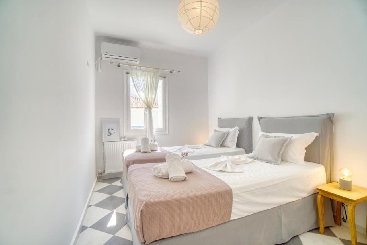 Stylish, Cozy 2-Bdr Flat In Andros Town By Explore Andros المظهر الخارجي الصورة