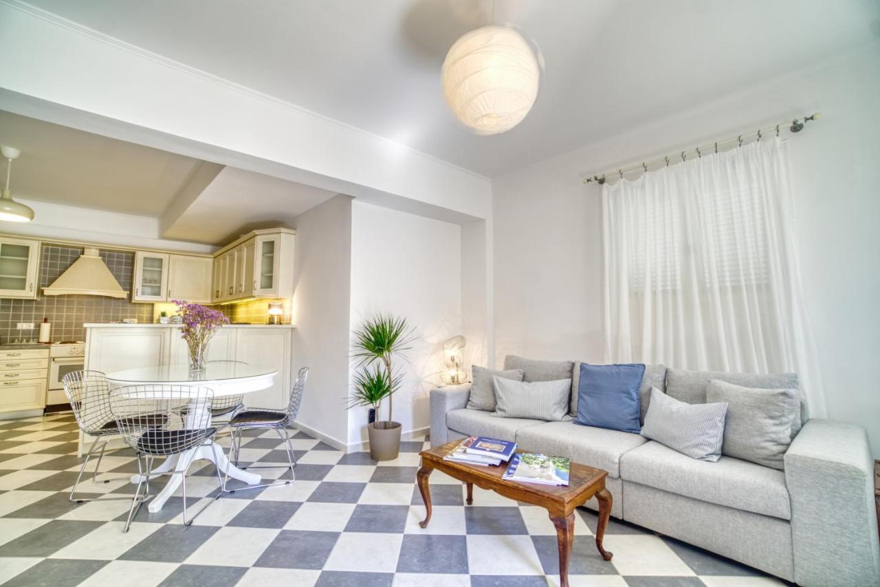 Stylish, Cozy 2-Bdr Flat In Andros Town By Explore Andros المظهر الخارجي الصورة