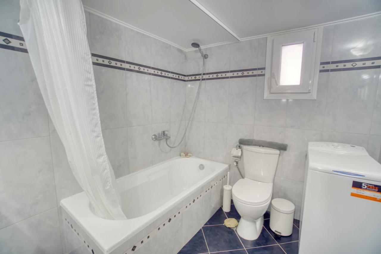 Stylish, Cozy 2-Bdr Flat In Andros Town By Explore Andros المظهر الخارجي الصورة