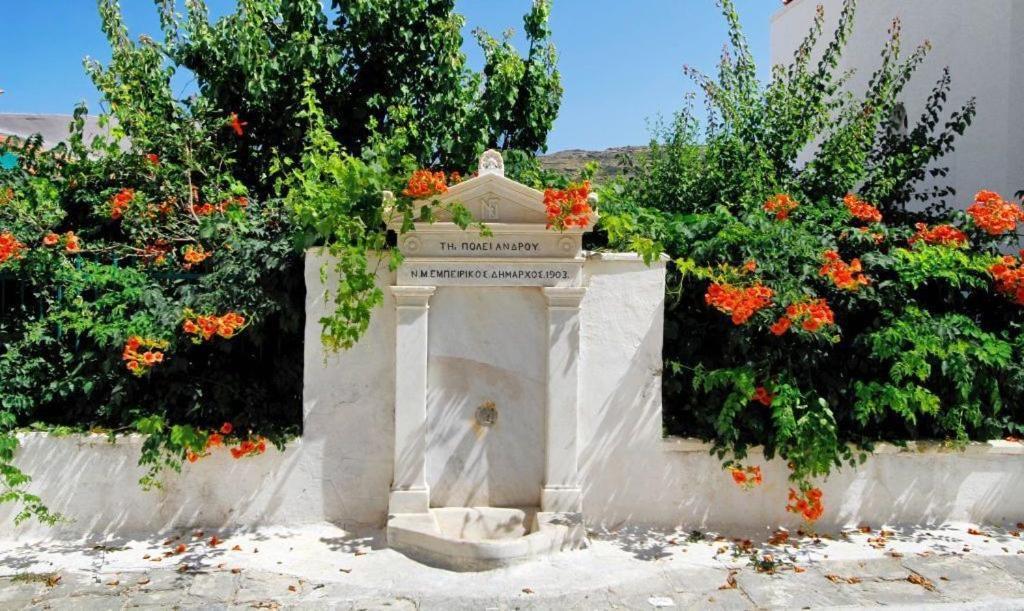 Stylish, Cozy 2-Bdr Flat In Andros Town By Explore Andros المظهر الخارجي الصورة