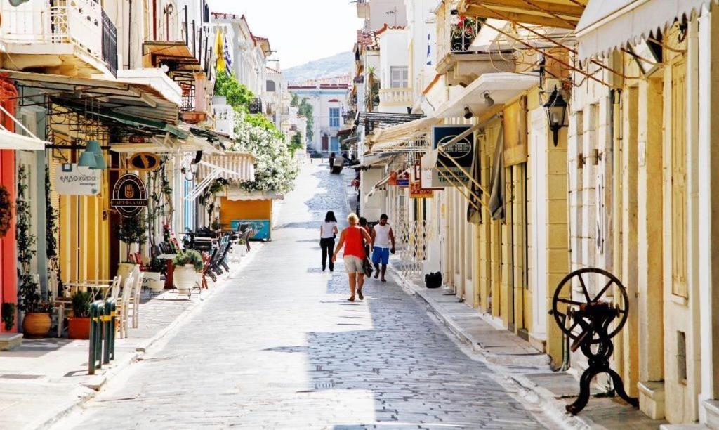 Stylish, Cozy 2-Bdr Flat In Andros Town By Explore Andros المظهر الخارجي الصورة