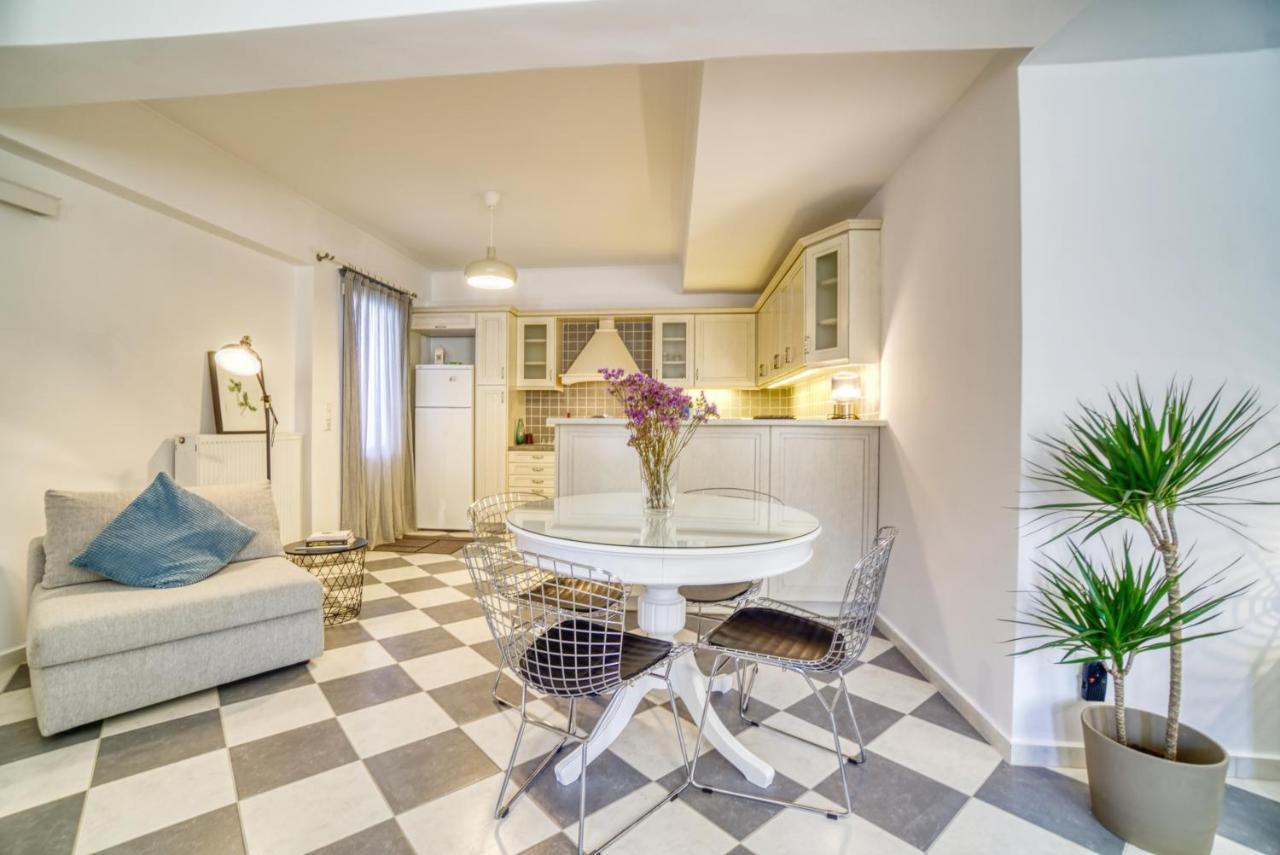 Stylish, Cozy 2-Bdr Flat In Andros Town By Explore Andros المظهر الخارجي الصورة